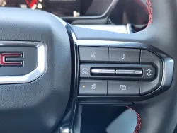 2026 GMC Canyon 4WD AT4X | Thumbnail Photo 18 of 25