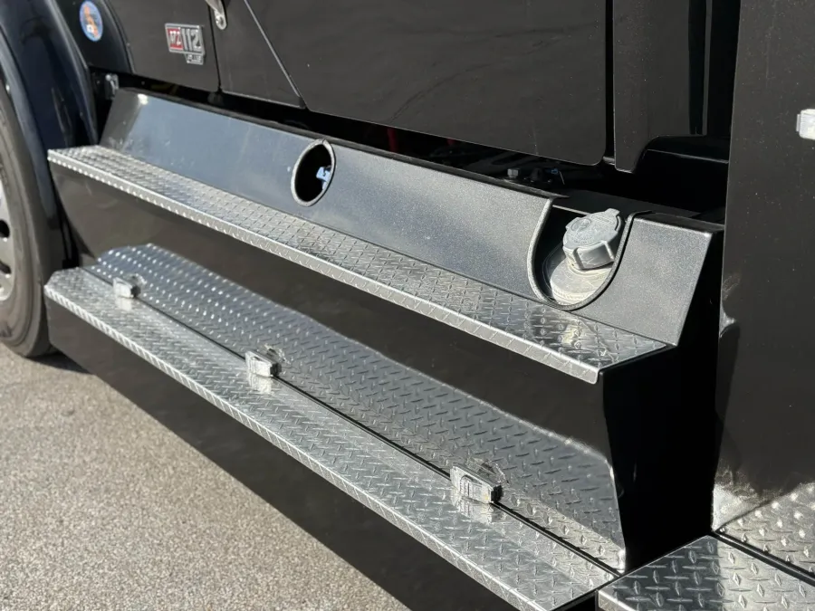 2024 Freightliner M2 112 Laredo | Photo 28 of 30