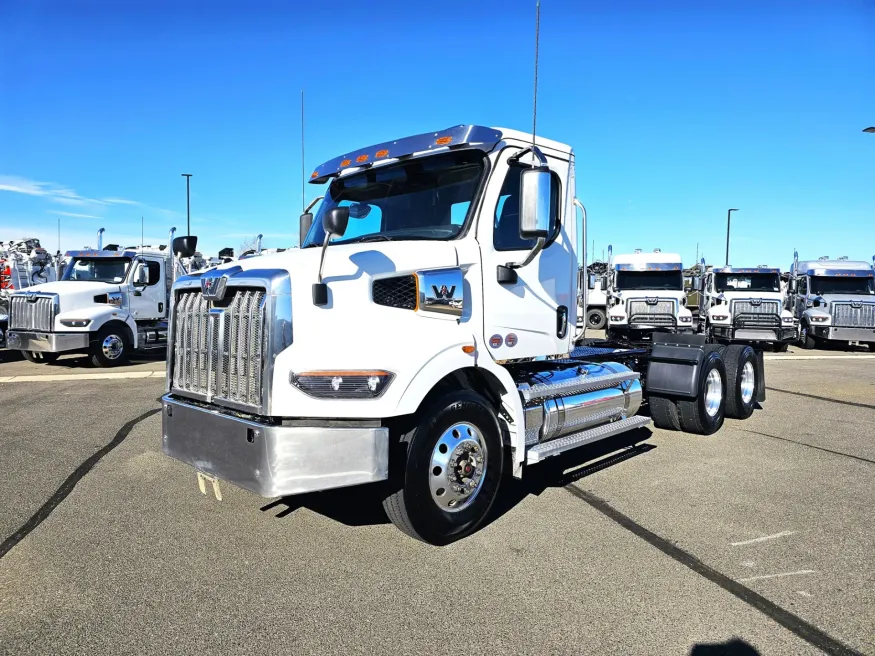 2025 Western Star 47X | Photo 1 of 17