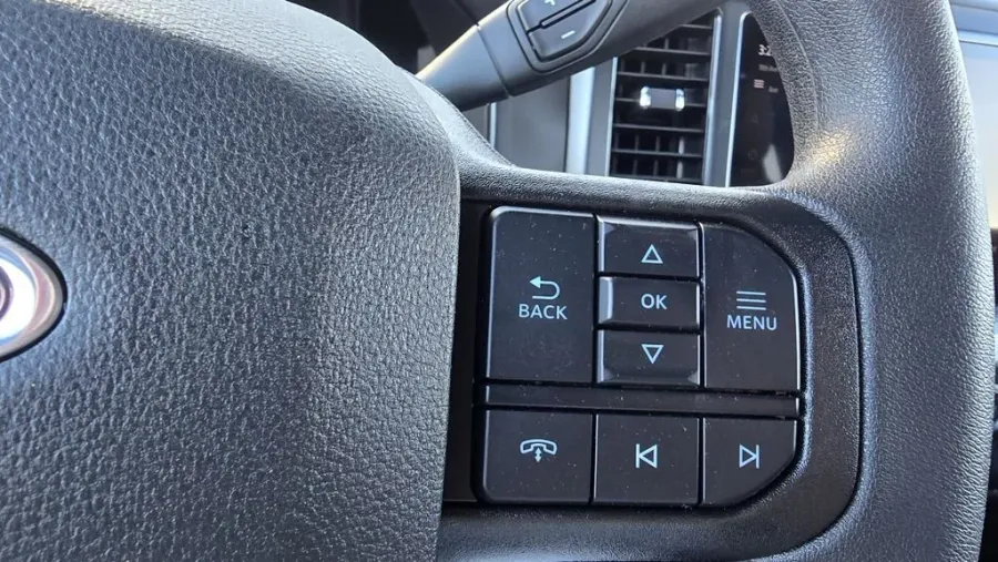 2026 Ford Super Duty F-350 | Photo 16 of 28