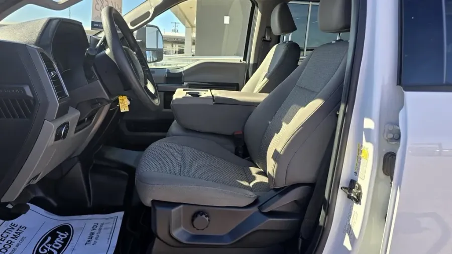 2022 Ford F-350 | Photo 12 of 24