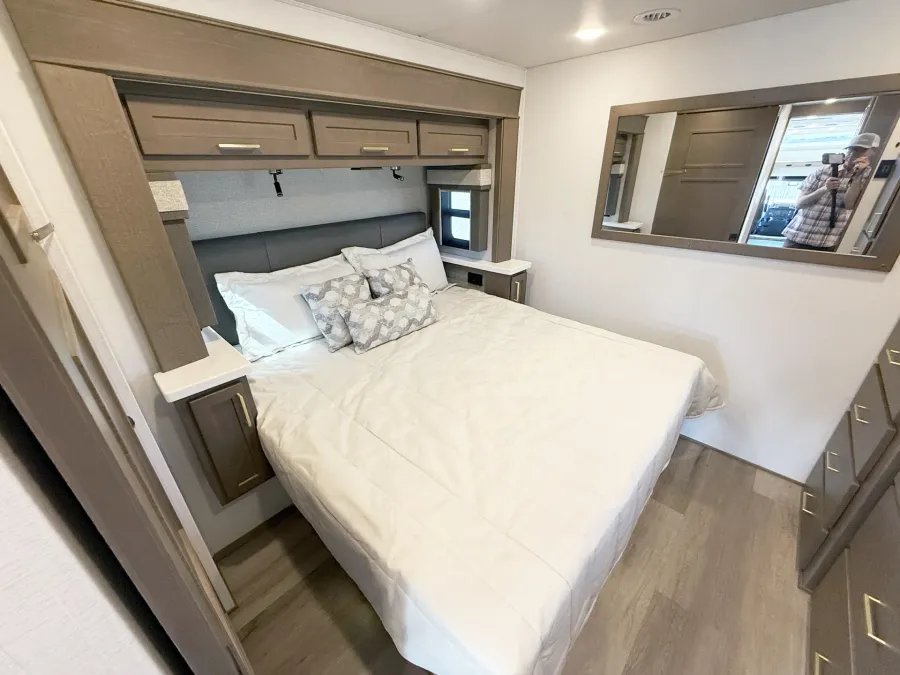 2026 Renegade Valencia 36SB | Photo 14 of 28