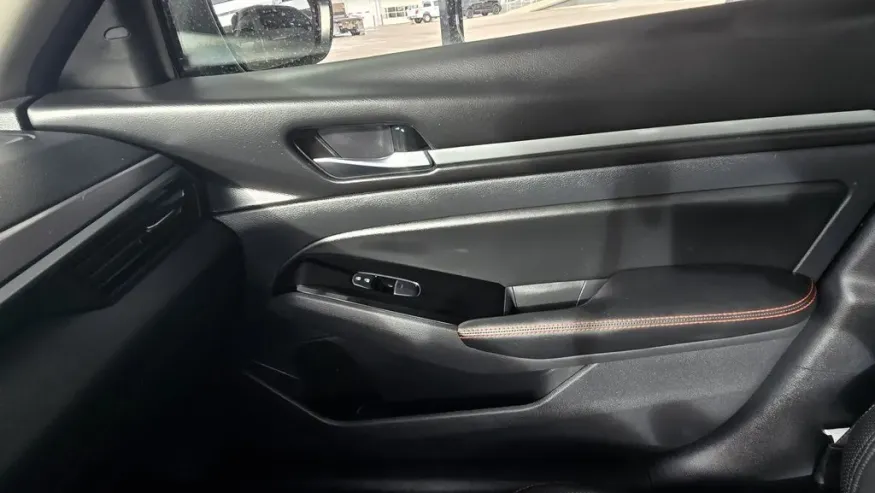 2024 Nissan Altima | Photo 23 of 26