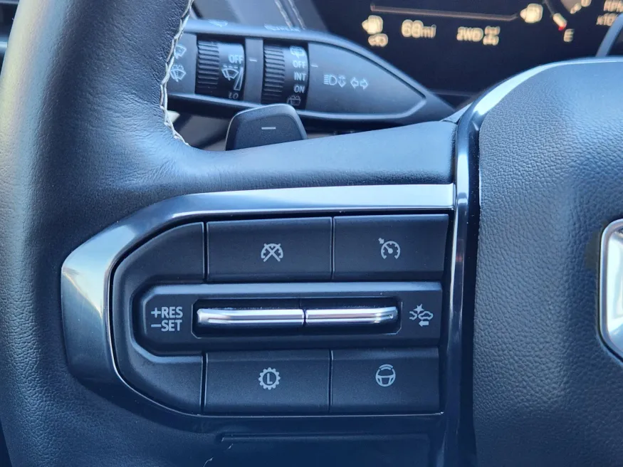 2025 GMC Yukon Denali Ultimate | Photo 15 of 24