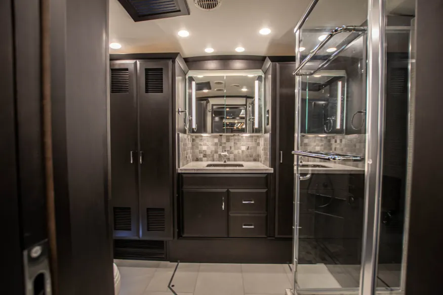 2026 Newmar Mountain Aire 4118 | Photo 26 of 44