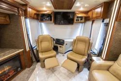 2015 Newmar Dutch Star 4018 | Thumbnail Photo 10 of 32
