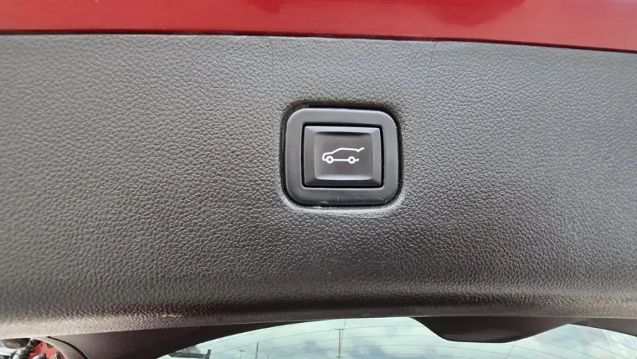 2023 Chevrolet Blazer | Photo 9 of 32