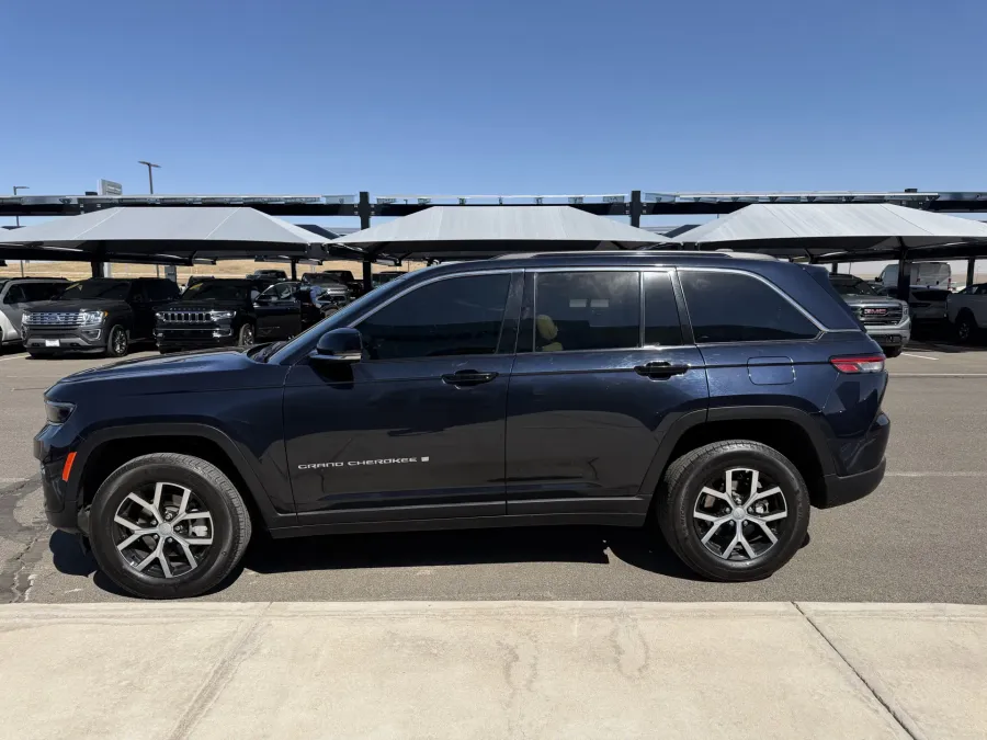 2024 Jeep Grand Cherokee Limited | Photo 4 of 16