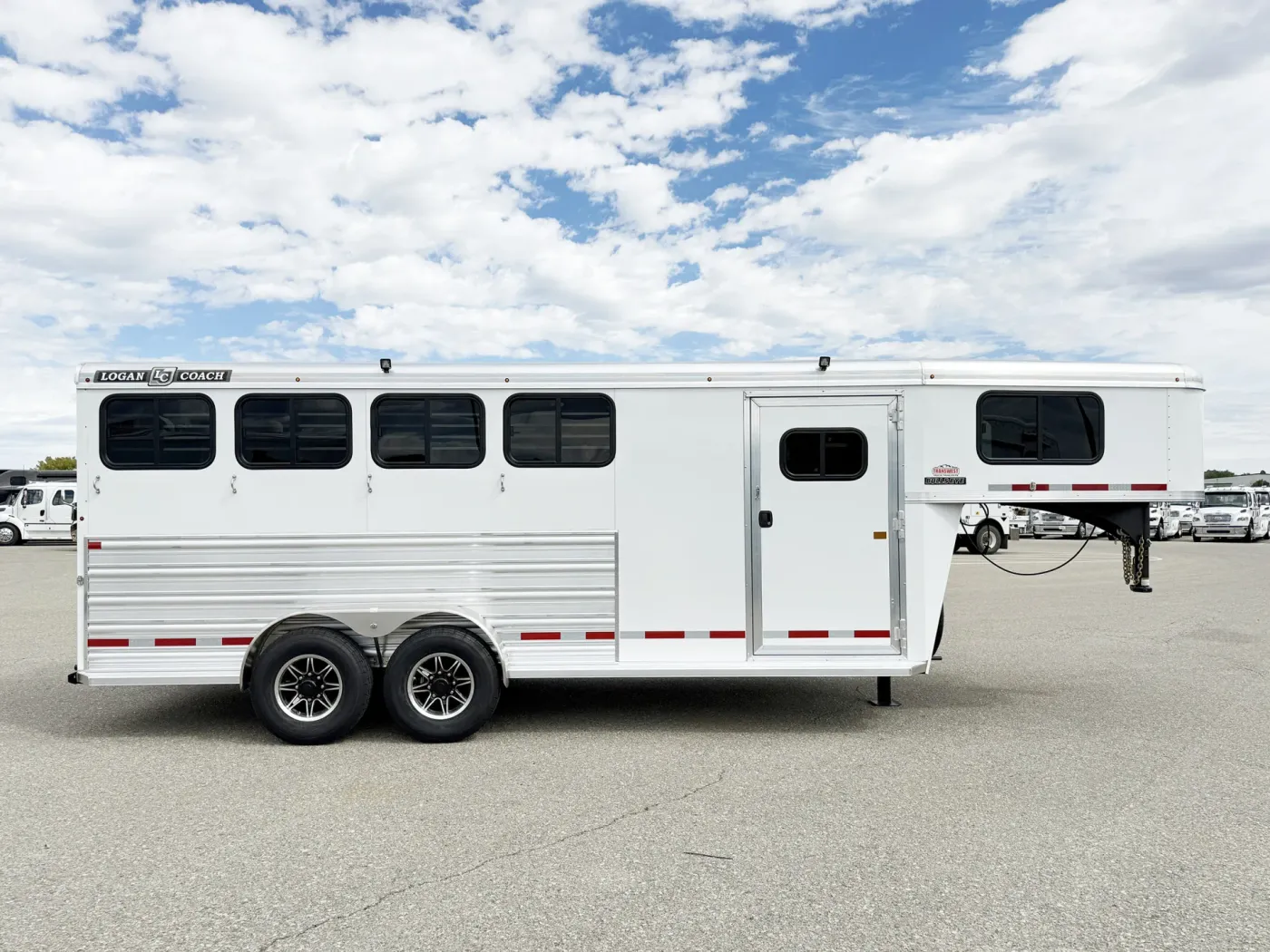 2026 Logan Coach Bullseye 4HGN | Photo 3 of 15