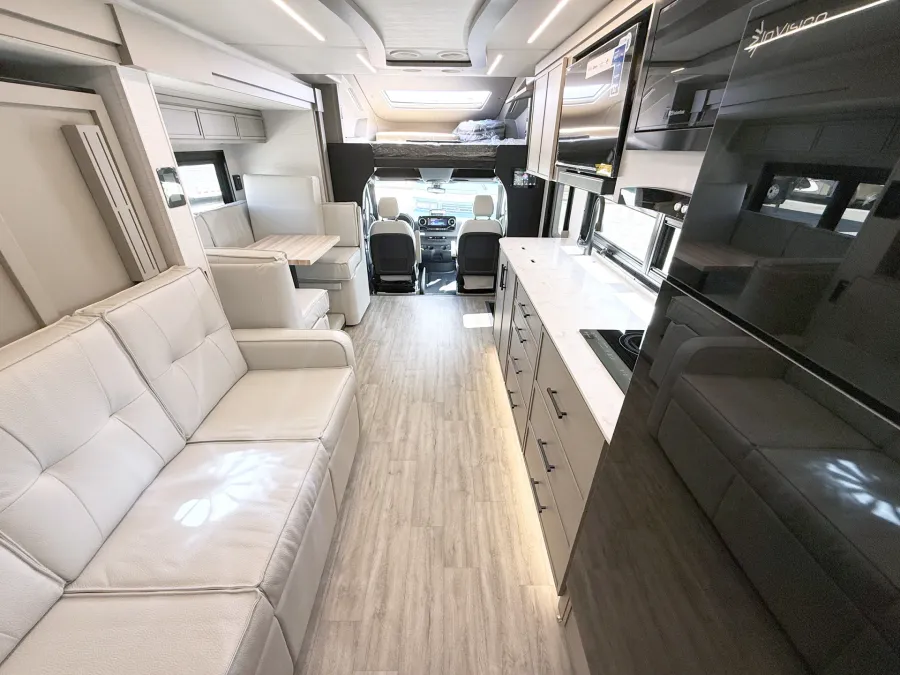 2026 Newmar Freedom Aire 2515 | Photo 5 of 23