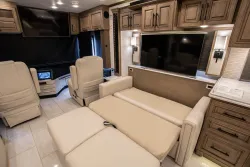 2026 Newmar London Aire 4551 | Thumbnail Photo 18 of 47