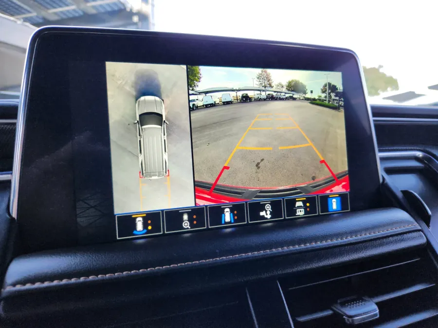 2024 GMC Yukon AT4 | Photo 29 of 32