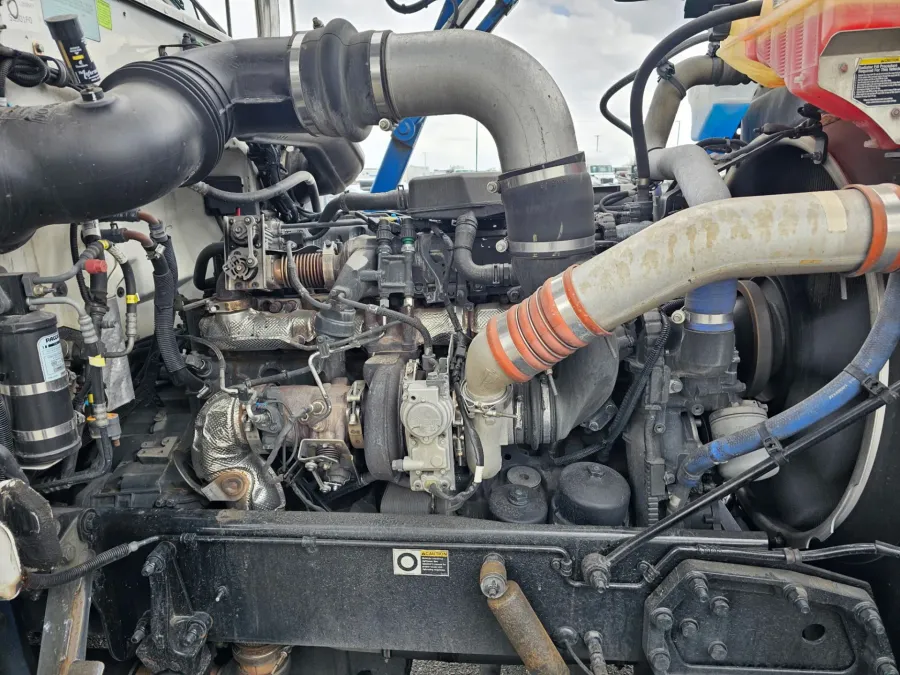 2019 Peterbilt 389 | Photo 18 of 24
