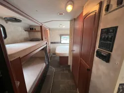 2014 Winnebago Access 31J | Thumbnail Photo 27 of 38