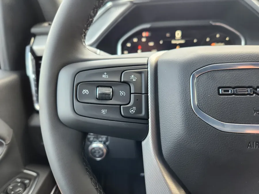 2026 GMC Sierra 2500HD Denali | Photo 21 of 28