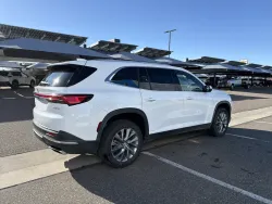 2025 Buick Enclave Preferred | Thumbnail Photo 4 of 23