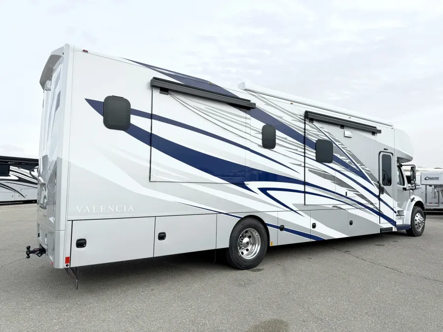 2026 Renegade Valencia 39RB | Photo 13 of 23