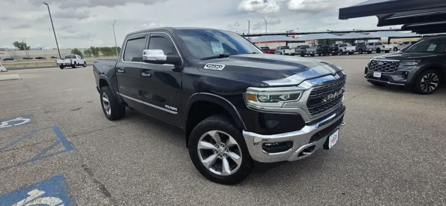 2022 RAM 1500 | Photo 6 of 35
