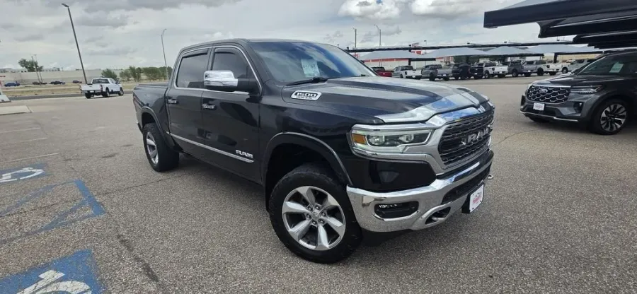 2022 RAM 1500 | Photo 6 of 35