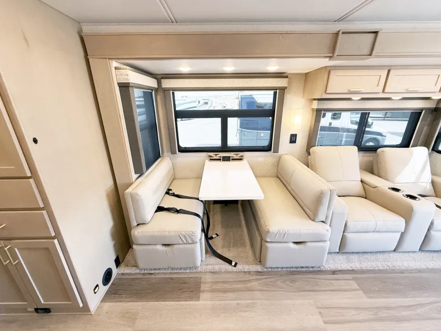 2026 Renegade Valencia 39RB | Photo 10 of 29