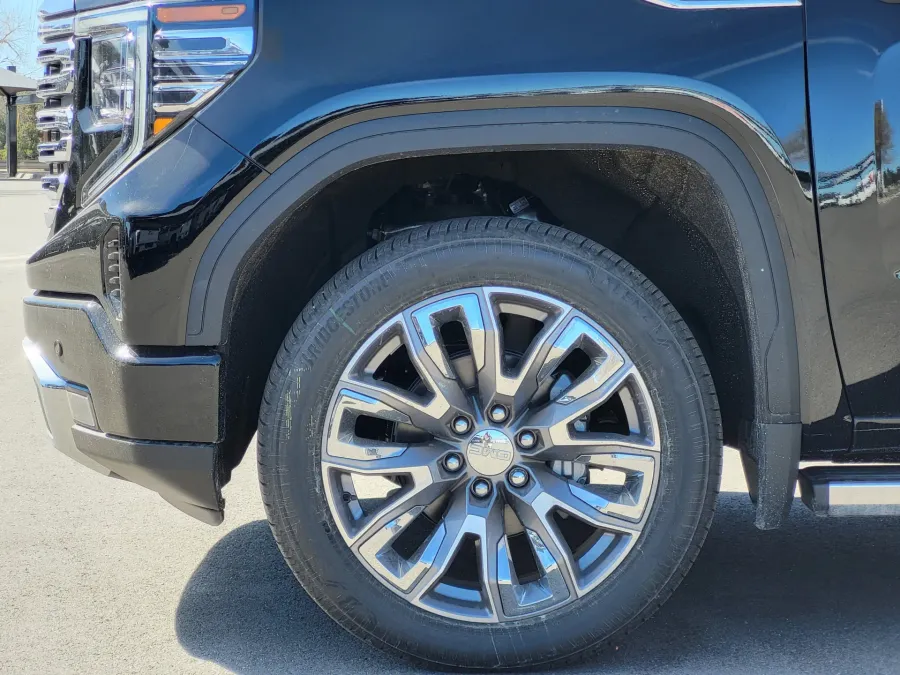 2026 GMC Sierra 1500 Denali | Photo 8 of 26