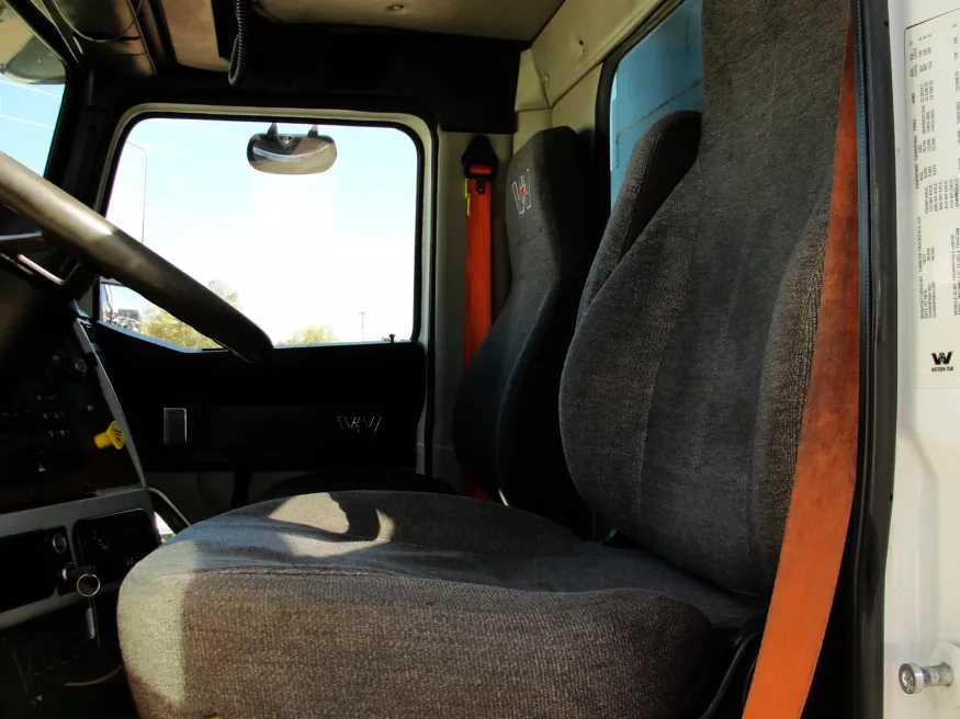 2018 Western Star 4700 | Photo 15 of 22