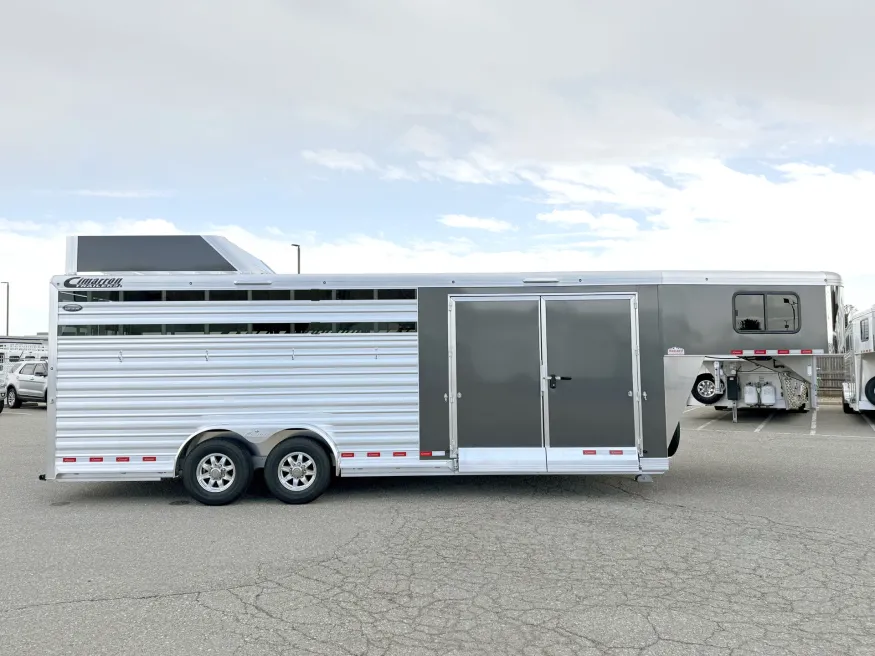 2027 Cimarron Winstar | Photo 3 of 20