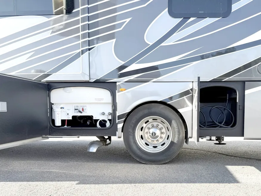 2023 Thor Inception 38MX | Photo 28 of 29