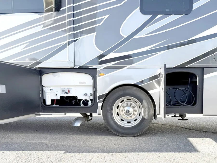 2023 Thor Inception 38MX | Photo 28 of 29