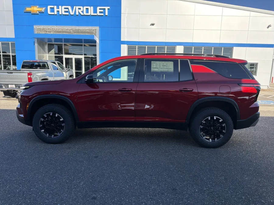 2026 Chevrolet Traverse AWD Z71 | Photo 1 of 22
