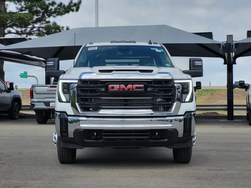 2026 GMC Sierra 3500HD CC Pro 