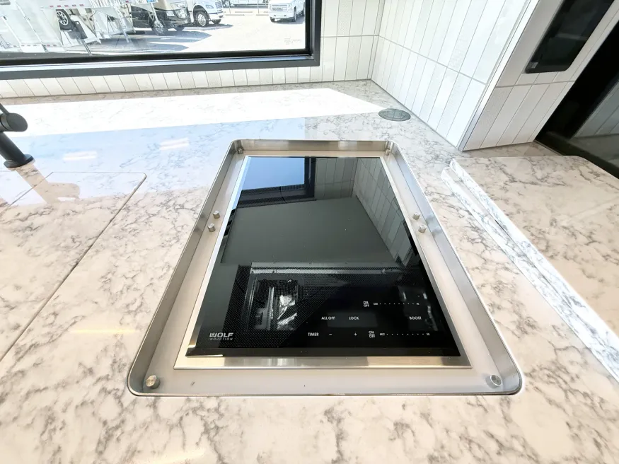 2026 Newmar King Aire 4531 | Photo 11 of 35