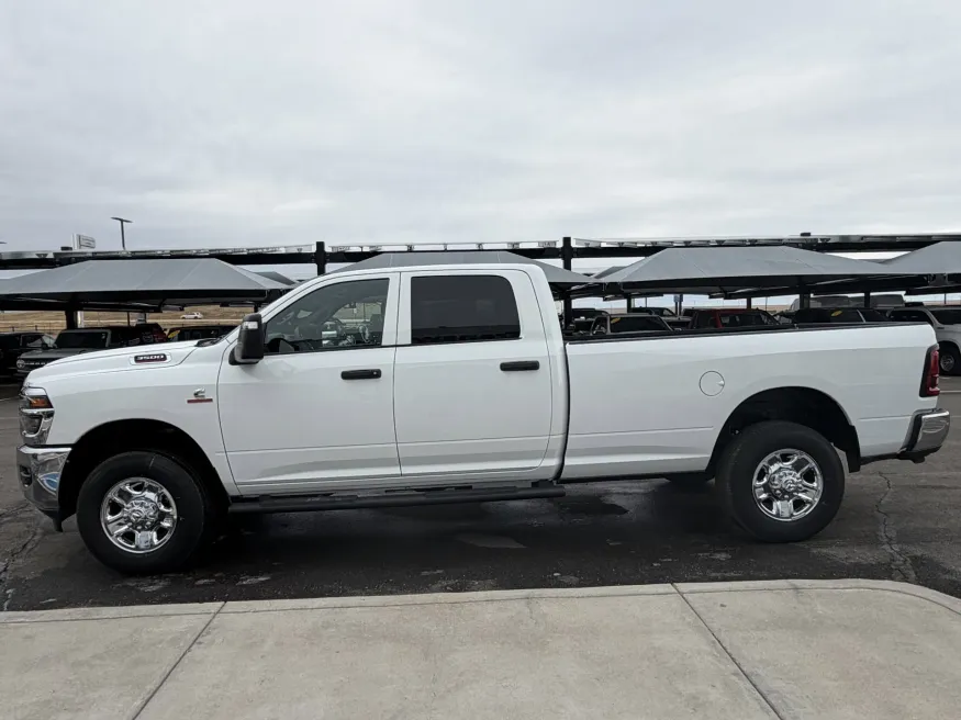 2026 RAM 3500 Tradesman | Photo 4 of 16