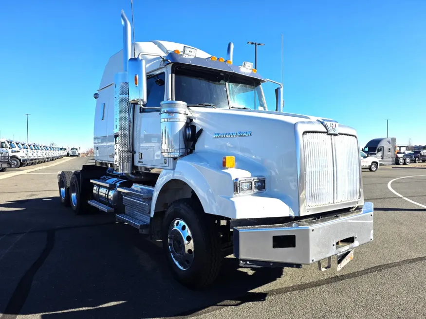 2021 Western Star 4900SA | Photo 3 of 19