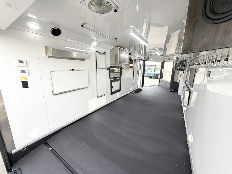 2026 Logan Coach Horse Power | Photo 7 of 20