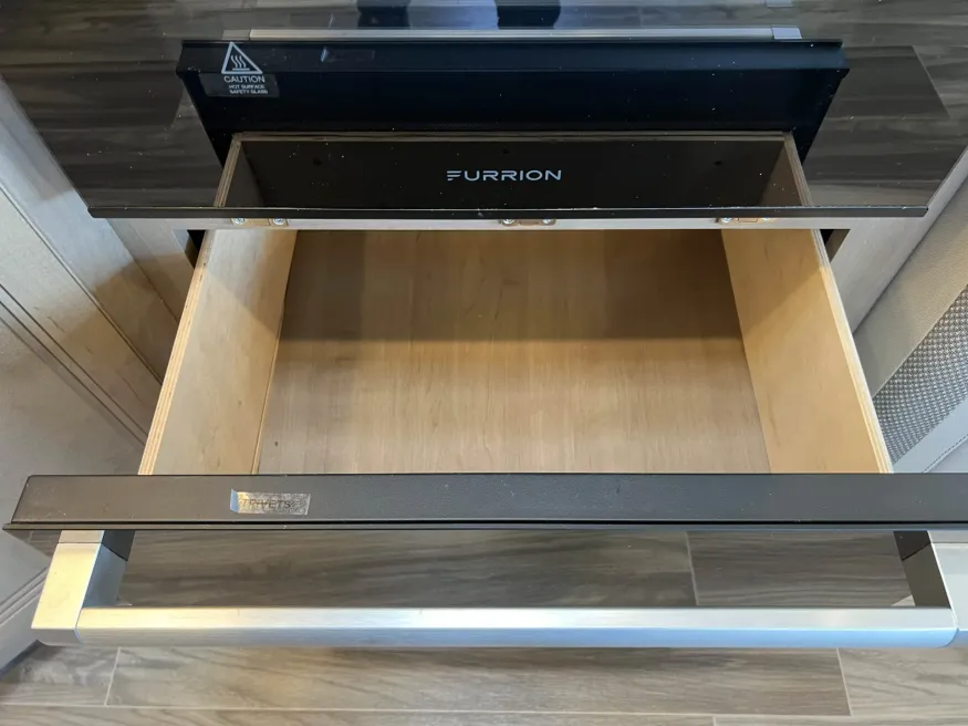 2022 Thor Four Winds 27R | Photo 25 of 37