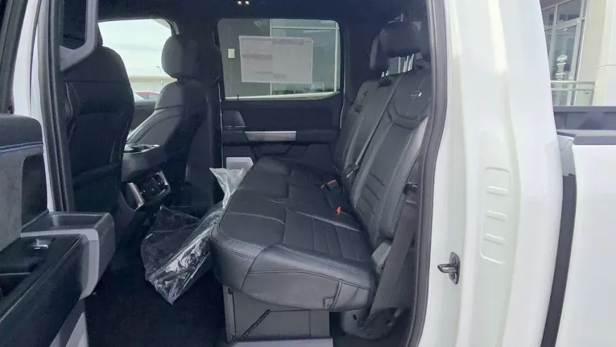 2026 Ford Super Duty F-250 | Photo 33 of 35