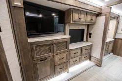 2026 Tiffin Phaeton 44OH | Thumbnail Photo 26 of 31