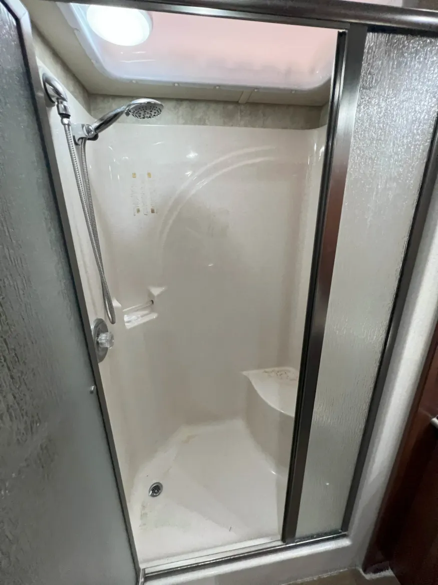 2012 Itasca Ellipse 42QD | Photo 19 of 18