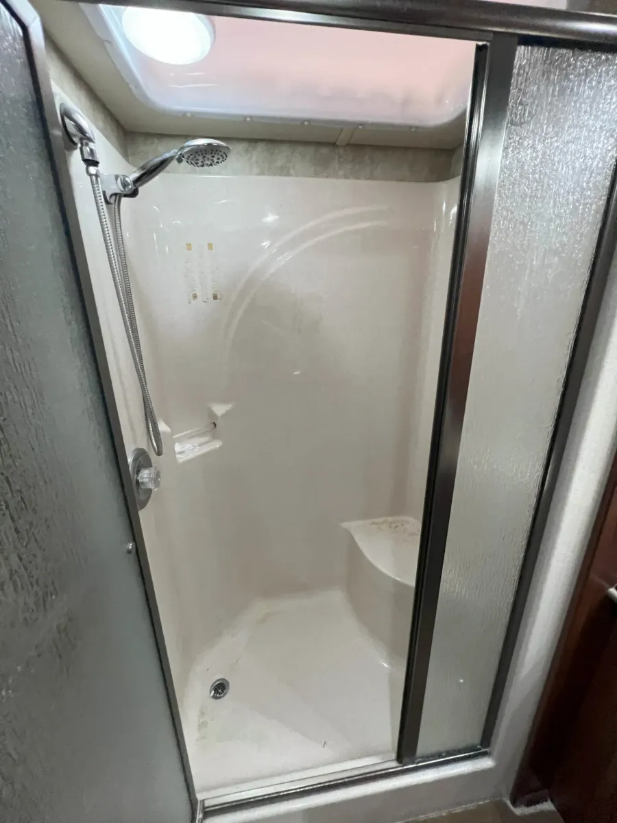 2012 Itasca Ellipse 42QD | Photo 19 of 18