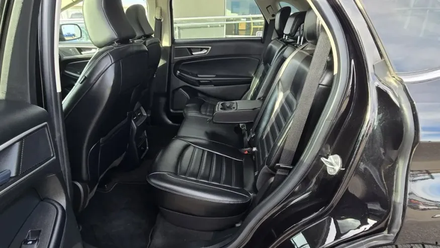 2023 Ford Edge | Photo 26 of 28