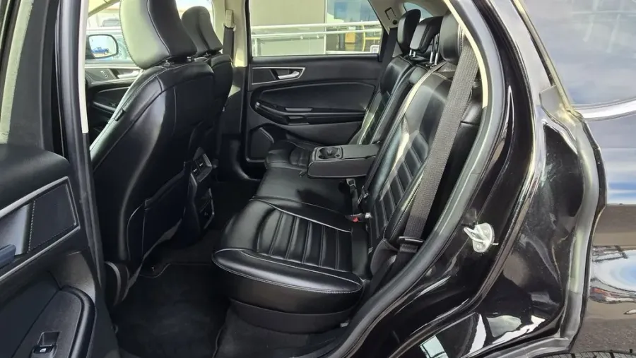 2023 Ford Edge | Photo 26 of 28