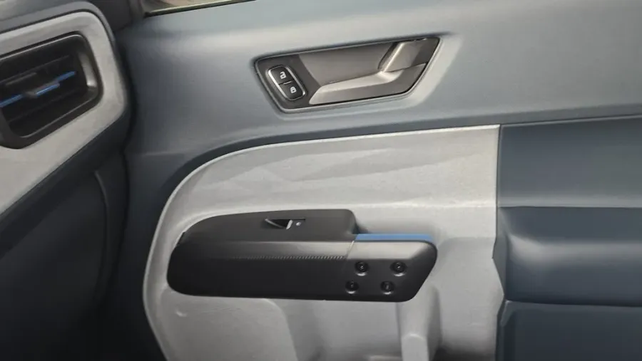 2026 Ford Maverick | Photo 33 of 36