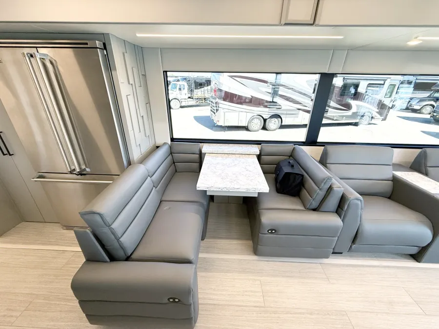 2026 Newmar King Aire 4531 | Photo 12 of 35