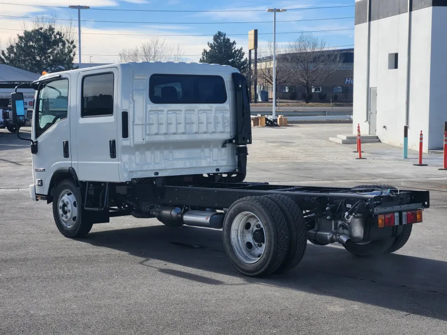 2026 Isuzu NPR-HD | Photo 3 of 20
