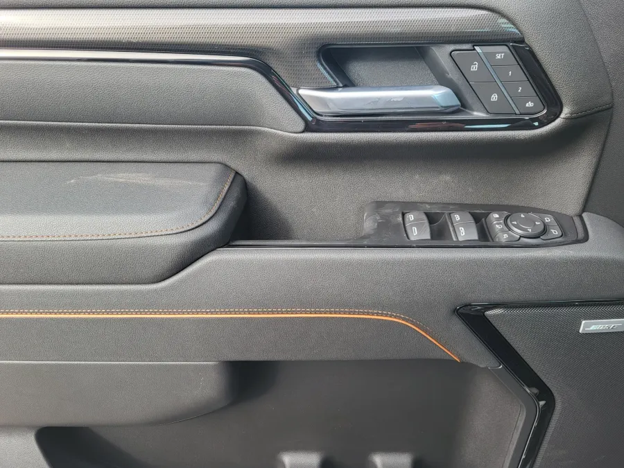 2026 GMC Sierra 3500HD AT4 | Photo 19 of 26