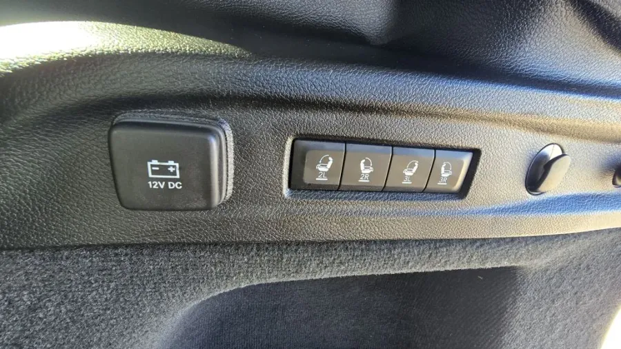 2022 Jeep Grand Cherokee L | Photo 11 of 36