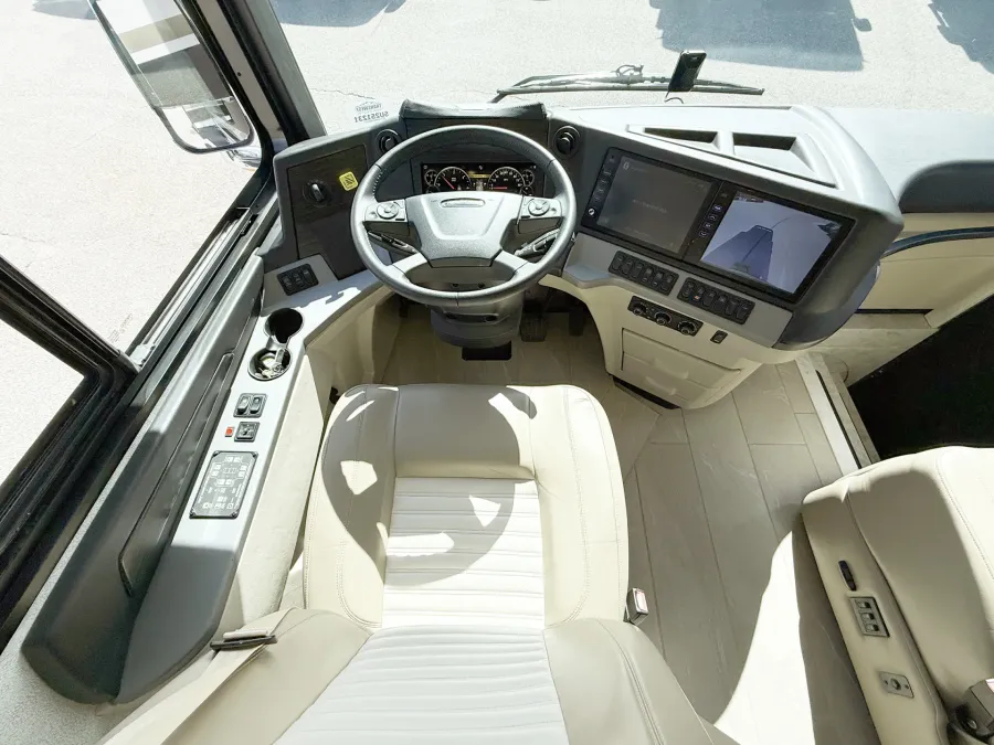 2022 Newmar New Aire 3543 | Photo 7 of 31