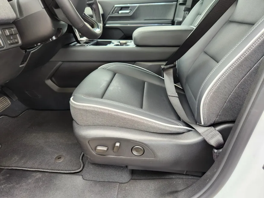 2026 GMC Sierra EV Standard Range Elevation | Photo 8 of 28