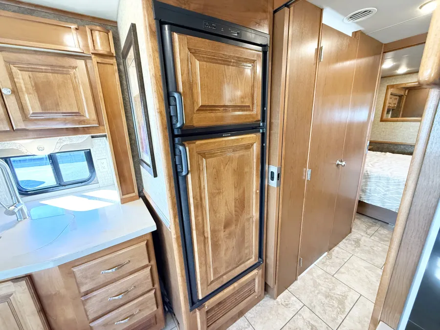 2015 Tiffin Allegro Open Road 34TGA | Photo 12 of 31